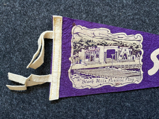 Vintage Spearfish South Dakota Pennon Flag, Vintage Camp Flags, Old Flags, Triangle Flags, Native American Art, Bunting Flag, 26x8