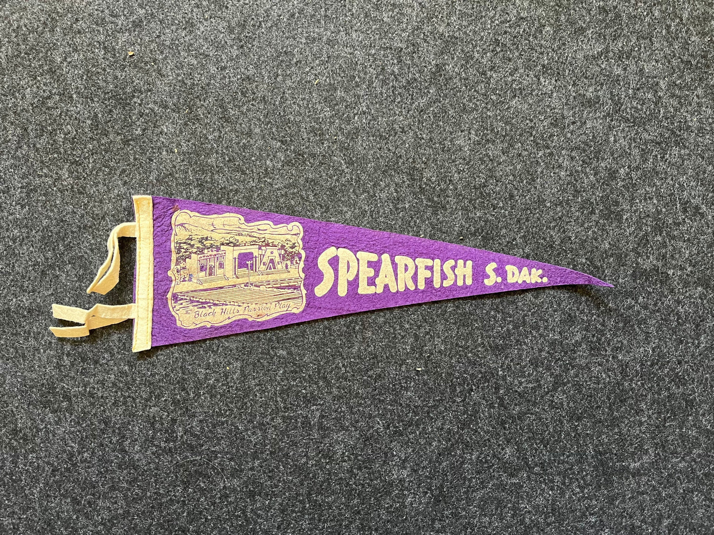 Vintage Spearfish South Dakota Pennon Flag, Vintage Camp Flags, Old Flags, Triangle Flags, Native American Art, Bunting Flag, 26x8